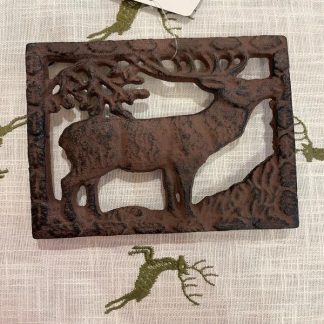 Metalni ukras s likom jelena